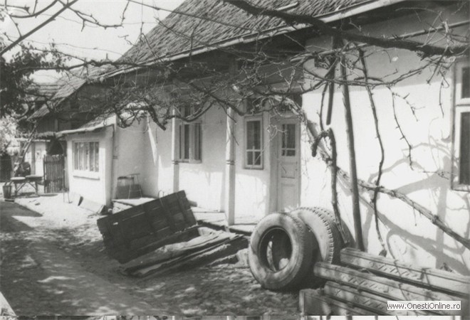 1940 - Case 01