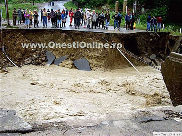 2005 - Inundatii - Urmele dezastrului 01