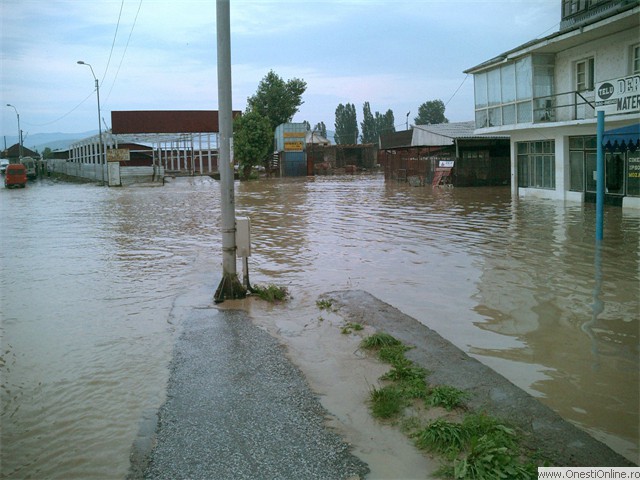 2005 - Inundatii - Urmele dezastrului 08