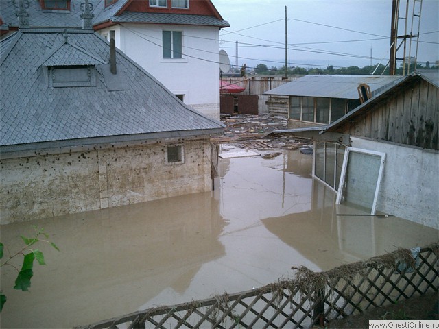 2005 - Inundatii - Urmele dezastrului 09