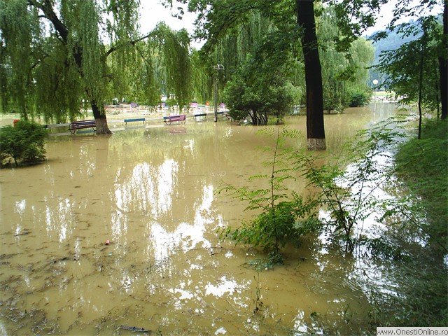 2005 - Inundatii - Urmele dezastrului 32