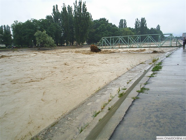 2005 - Inundatii - Urmele dezastrului 33