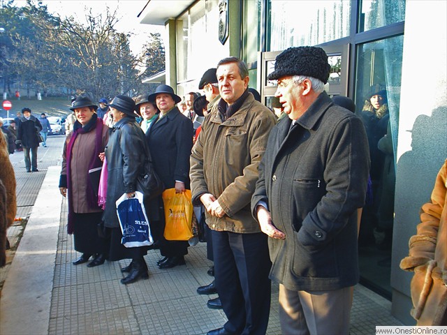 Decembrie 2005 (1)