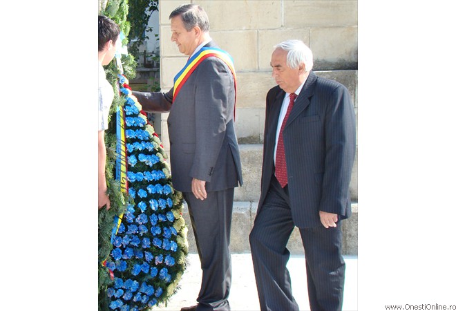 2008