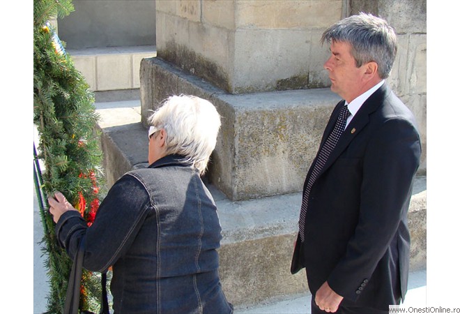 2008