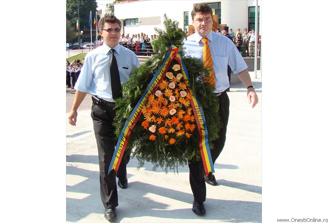2008