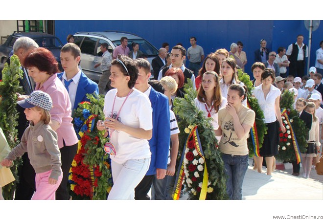 2008